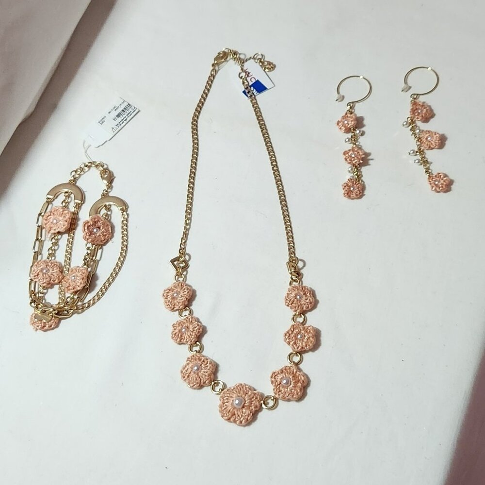 Lucky Brand necklace bracelet earring set peach costume NWT